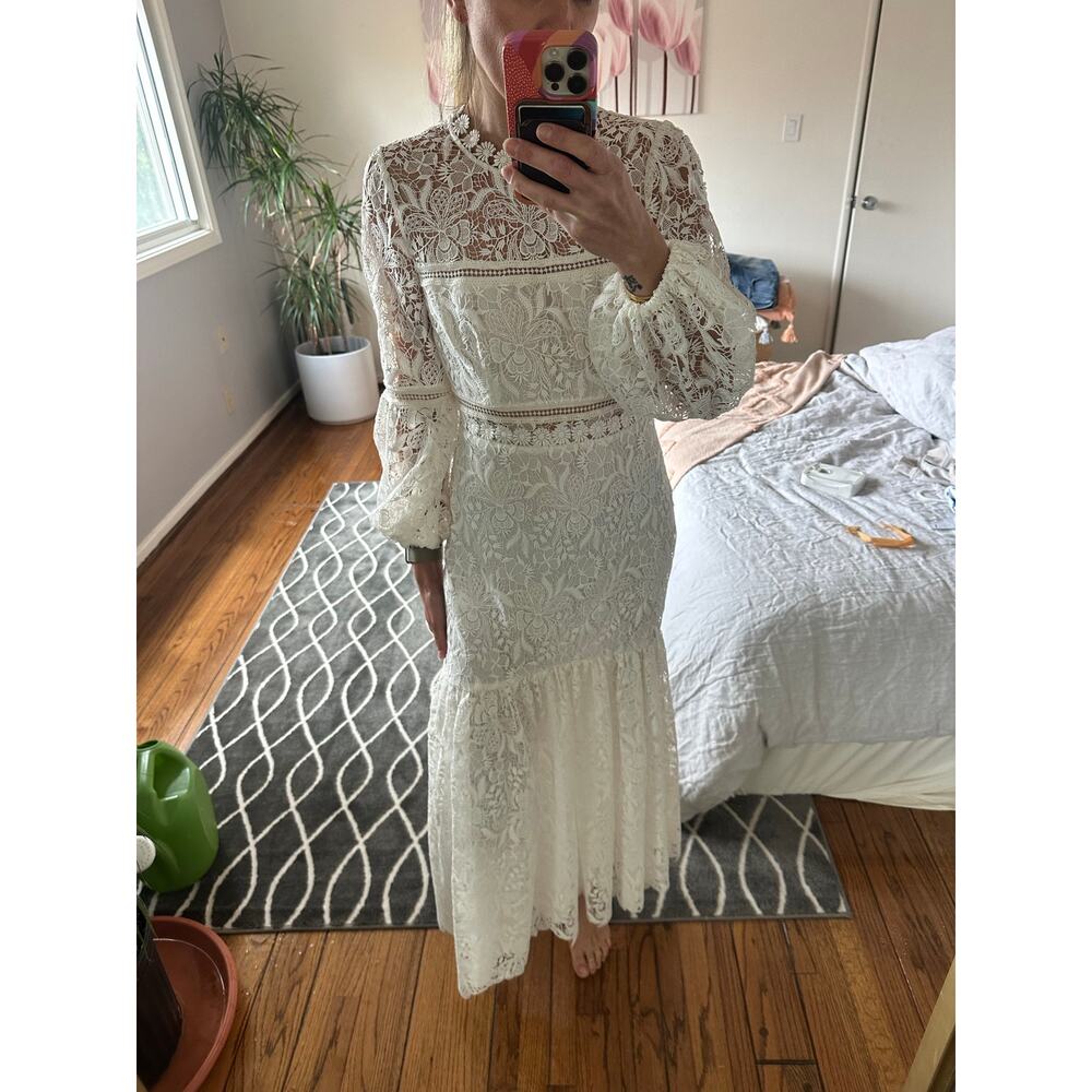 Monique Lhuillier Gorgeous Sample dress Size 4